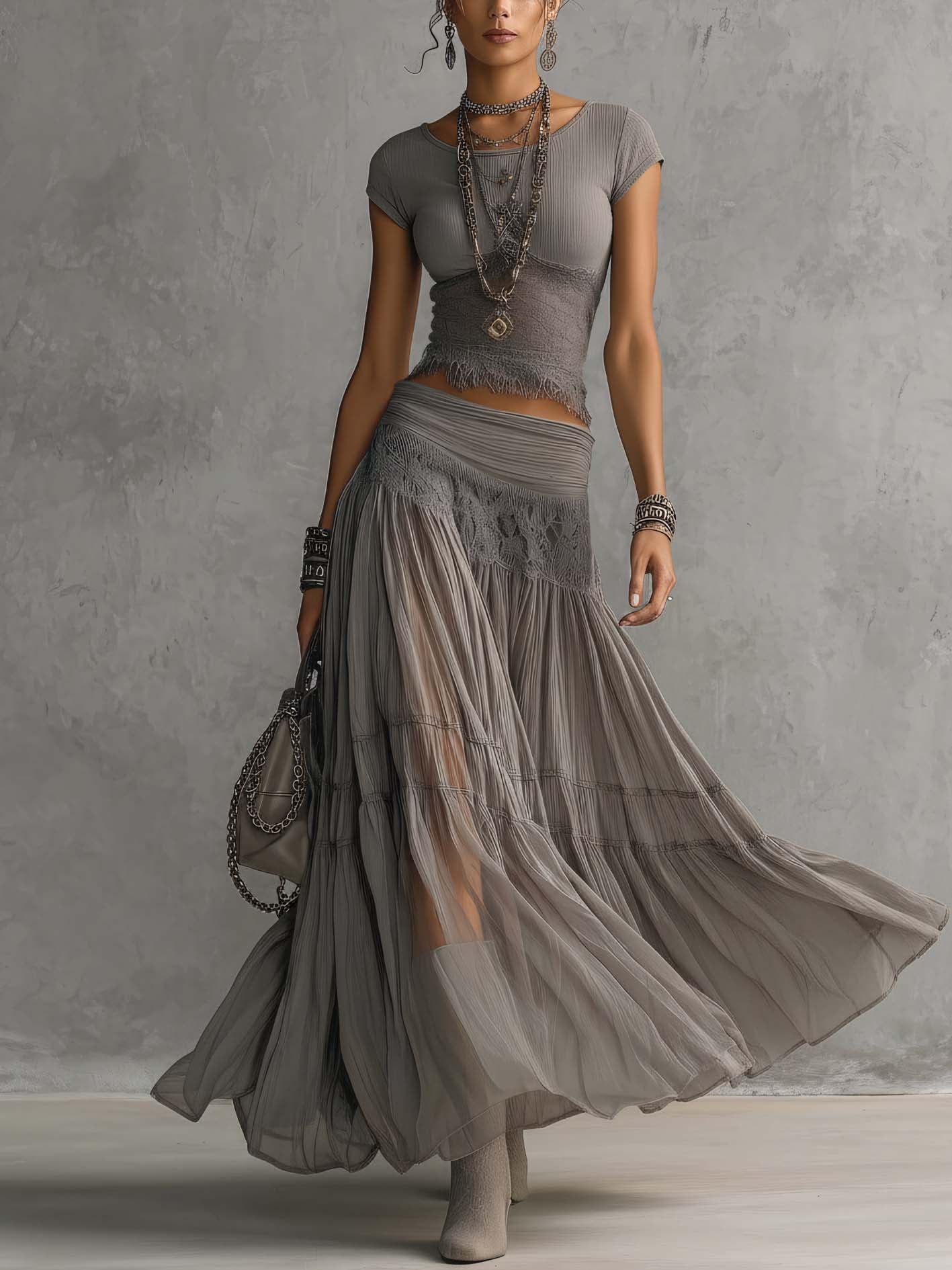 Simone | Set Top s Čipkom i Plisiranim Maxi Suknjom